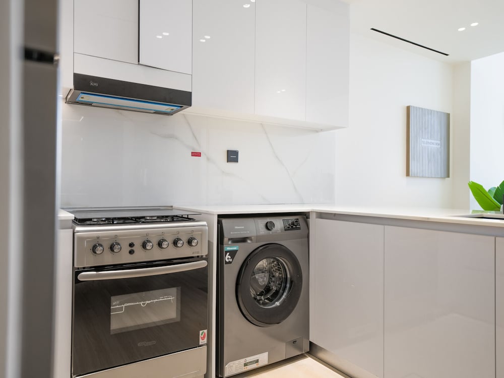 Easygo- Stylish 1bdr Binghatti Corner