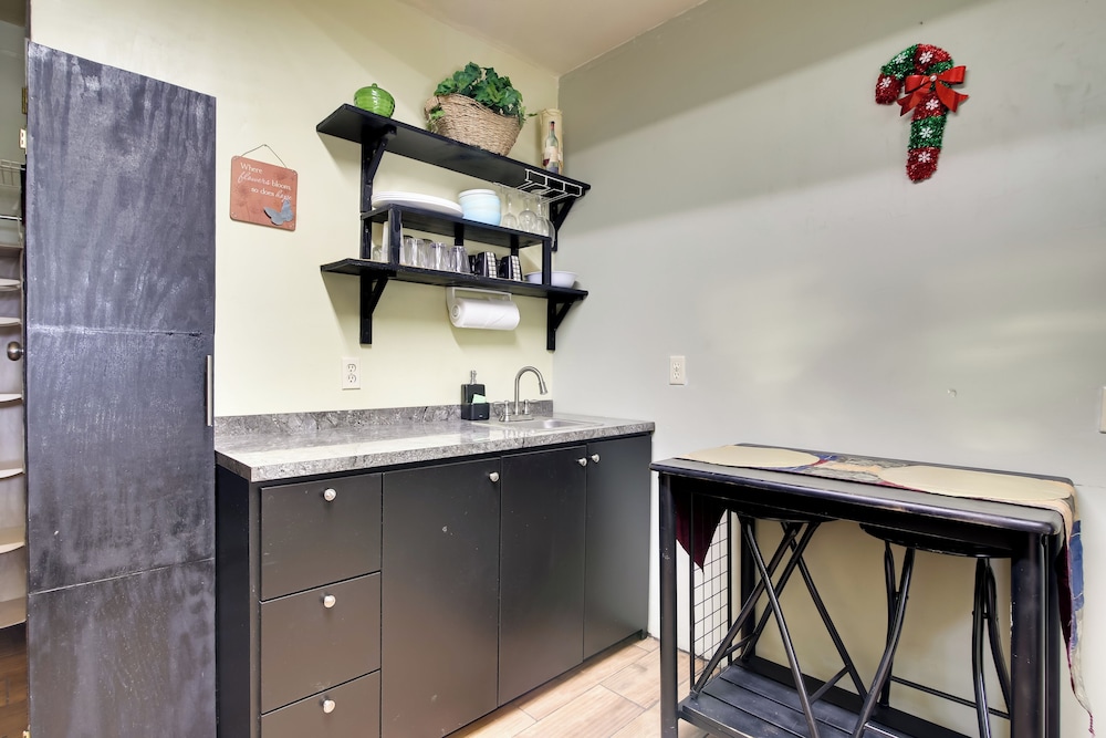 Remote Workers Welcome: Studio in Santa Rosa!