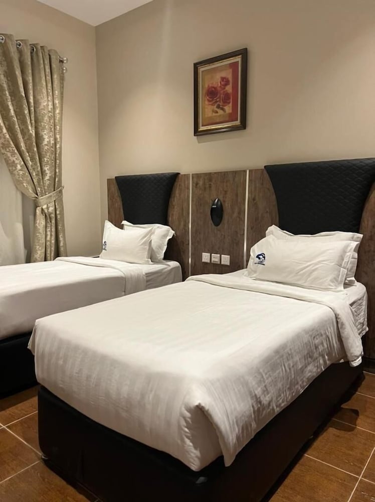 Hotel & Resort Golden Marina Yanbu فندق ومنتجع جولدن مارينا ينبع إدارة وتشغيل شركة منتجع المرسى الذهبي