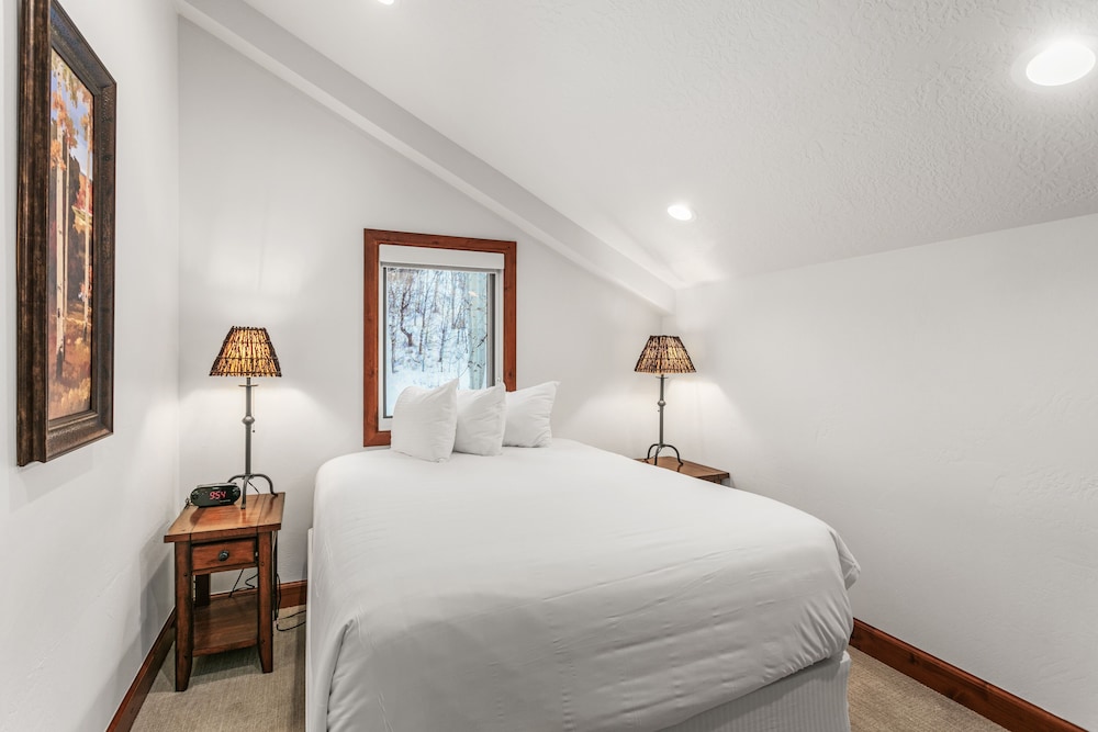 Queen Esther at Deer Valley Resort - Four Bedroom Condo with Hot Tub #2348 4 Condo