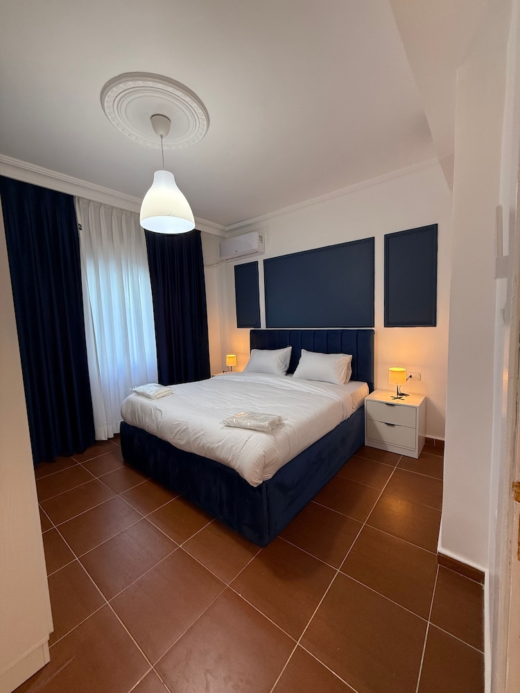 3bedroom Aprt of 200sqm Near Movenpick Hotel Amman