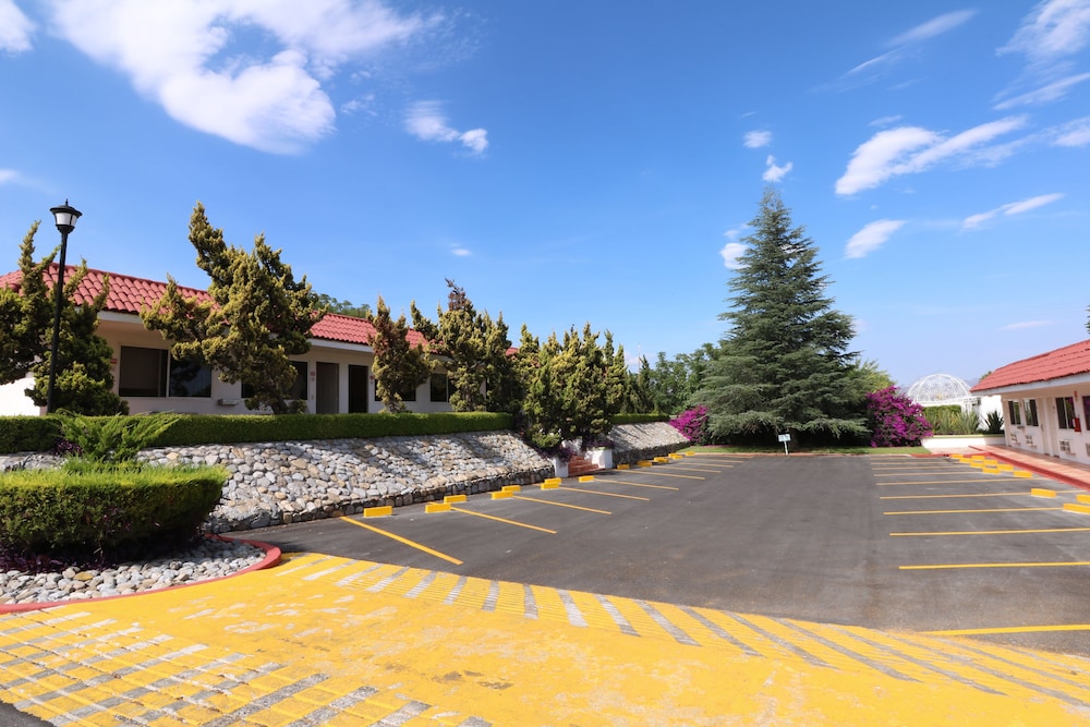 Saltillo Vacations - Hotel Mision Express Saltillo - Property Image 11