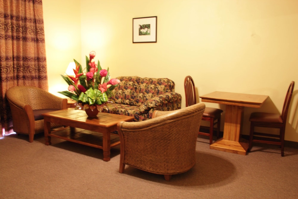 Tradewinds Hotel