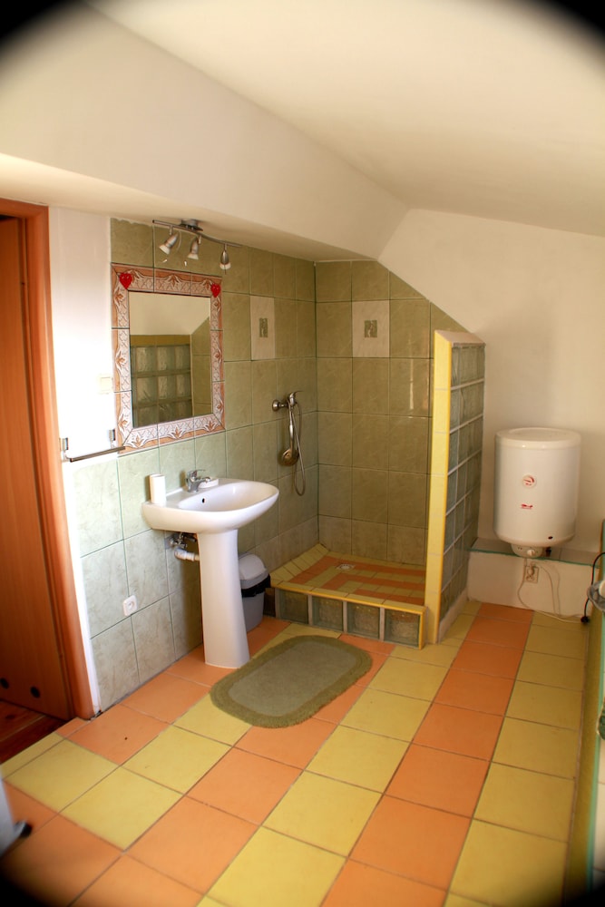 Photo 46