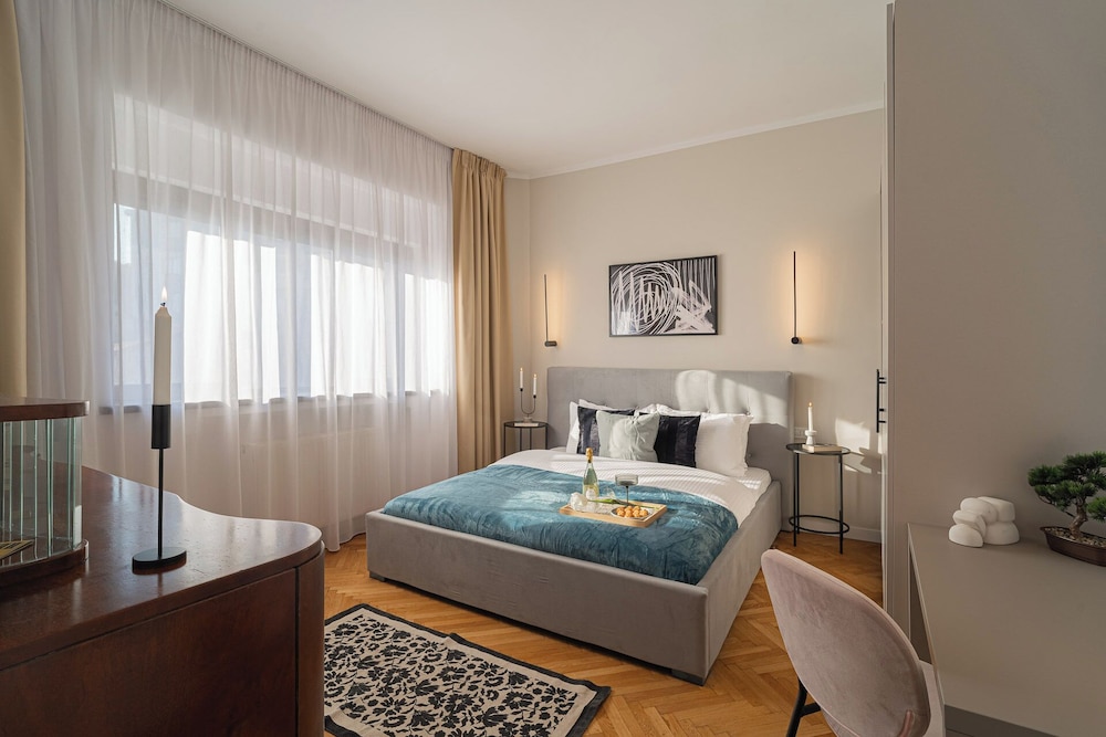 Contemporary 3-Bedroom Lofts - Modern Touches Meet Classic Elegance by Calea Victoriei