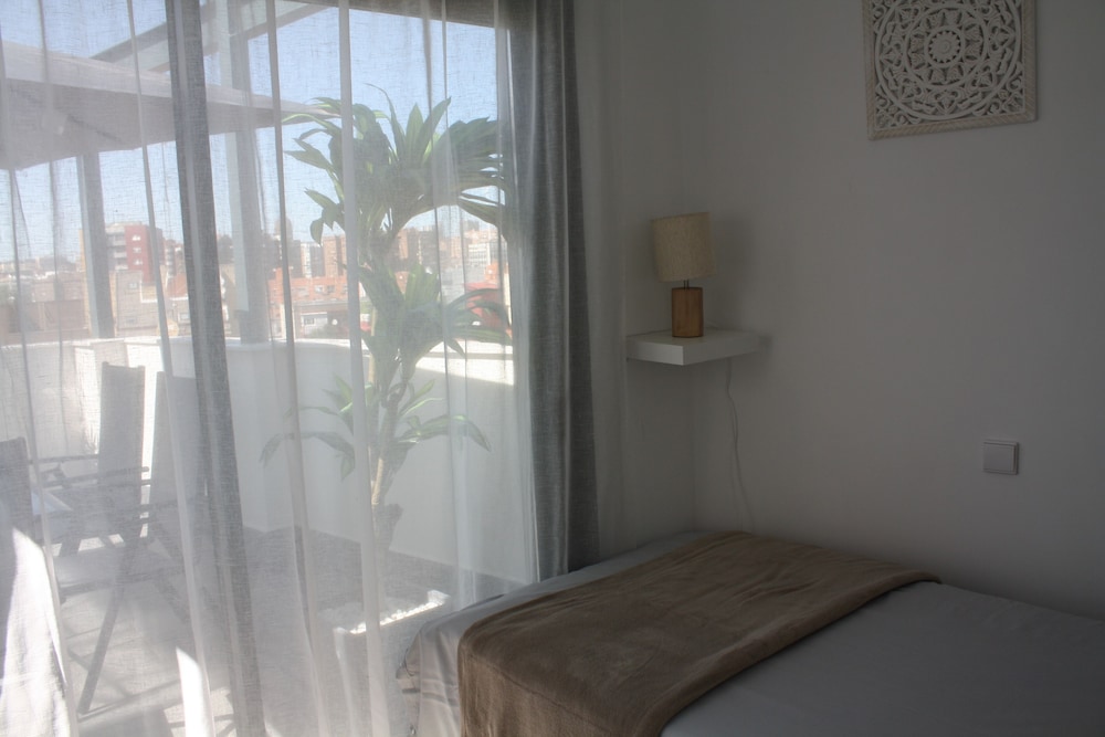 APARTAHOTEL MADRID URBAN SUITES - EDIFICIO EXCLUSIVO - 7 Apartments Boutique Full Equiped