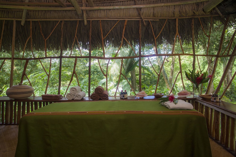 Cotton Tree Lodge