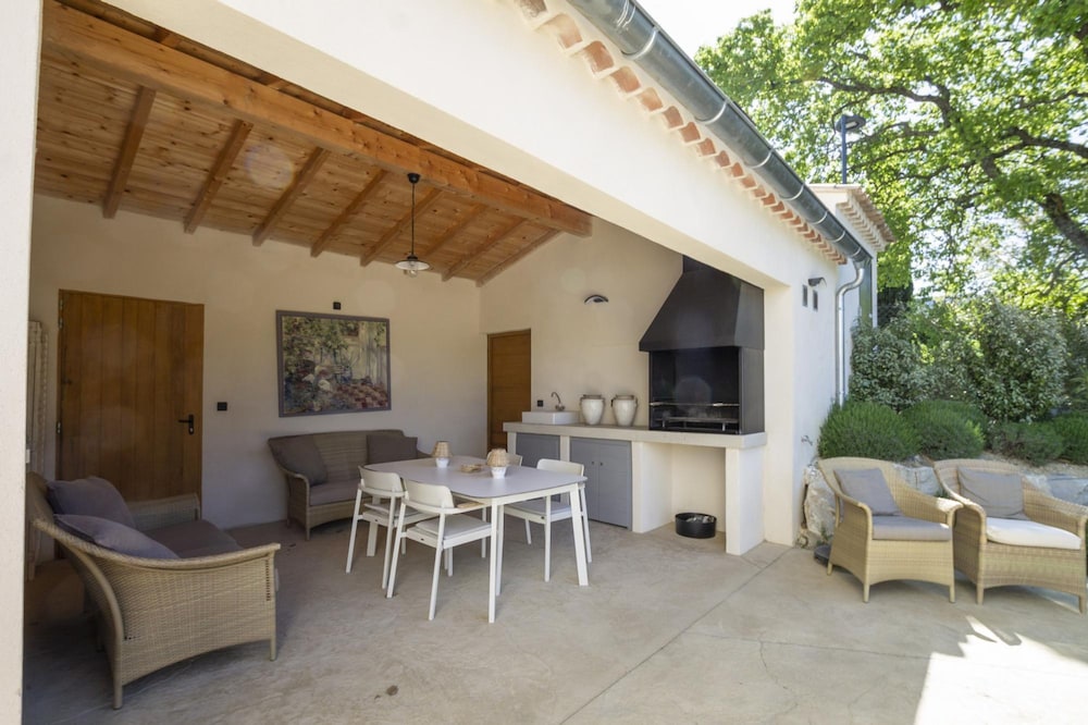 Villa Tica in Malauc ne