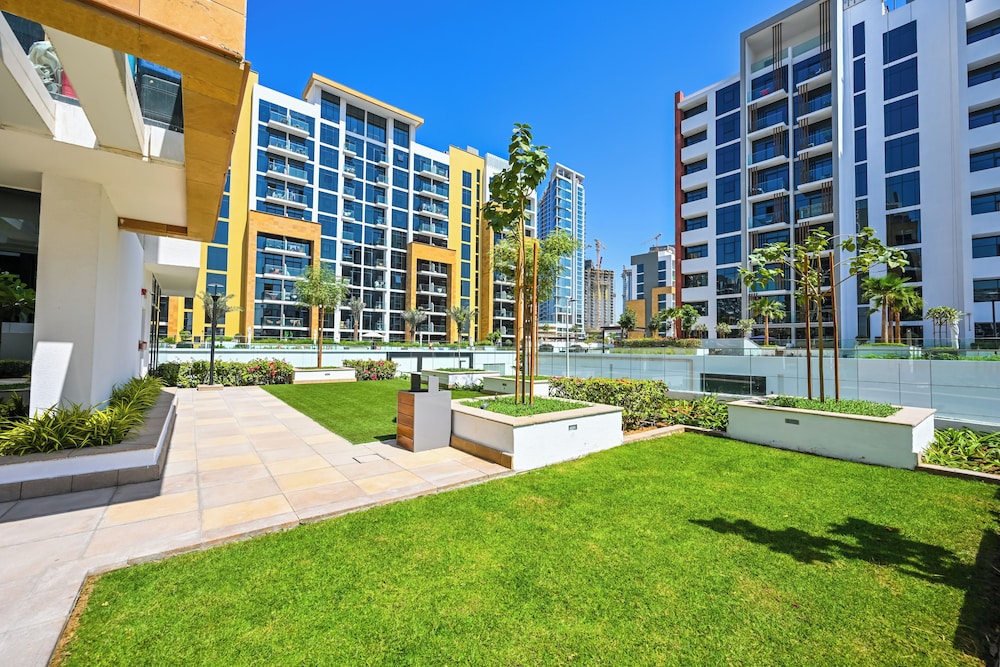 Luxury Studio in Azizi Riviera