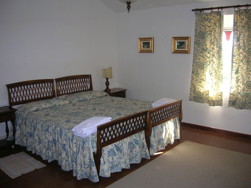 Apartment in a 19th Century Building, in the Hills With Stunning Views, Wifi view 2