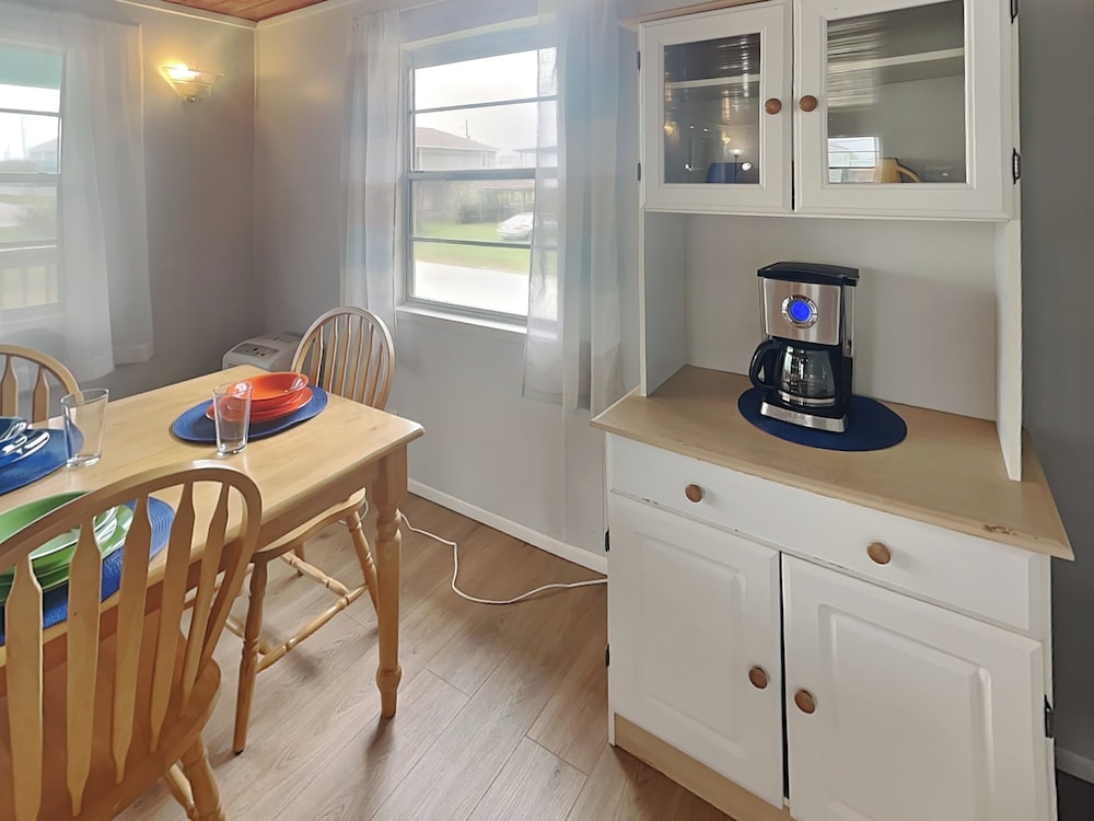 Coastal Den by Ryson Vacation Rentals