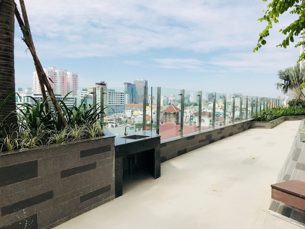 Henry Studio Luxury 2BR SWPool 17th