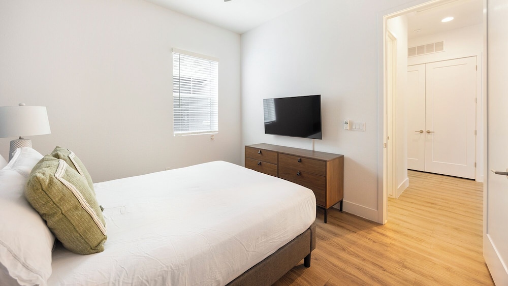 Landing Apartments Phoenix - Maryvale Village