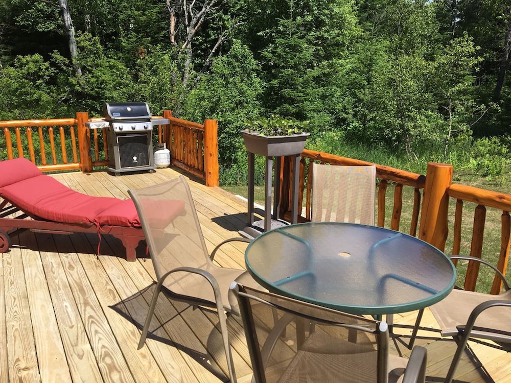 Moose Lodge and Cabins by Bretton Woods Vacations