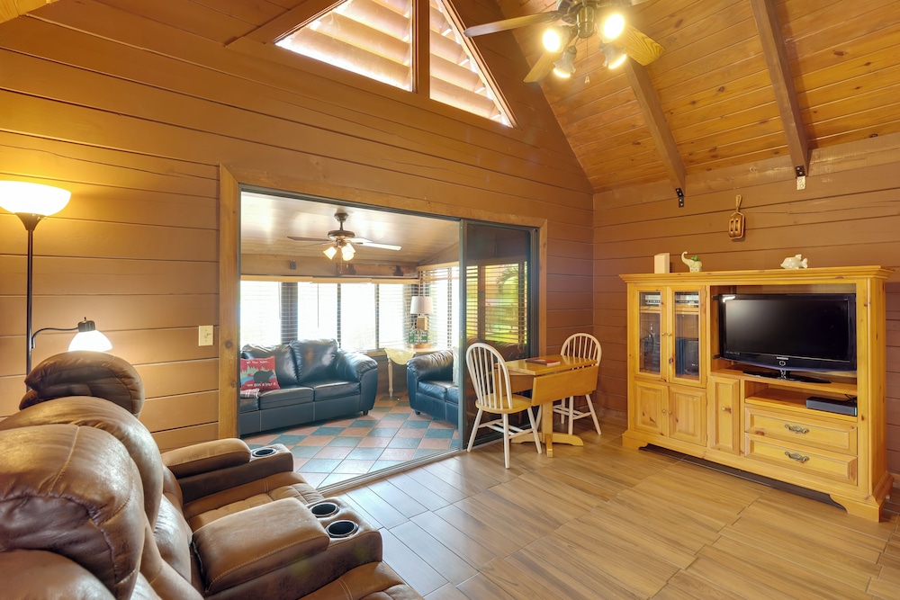 Lake Okeechobee Cabin w/ Boat Launch & Patio