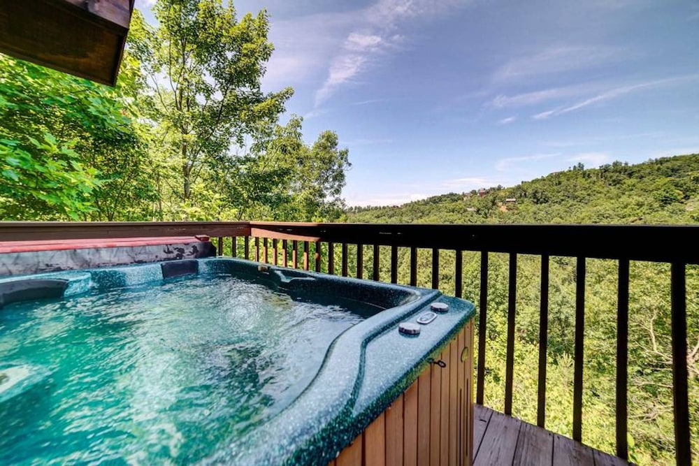 Quiet 5 Star Honeymooner Gorgeous View Pool FP view 5