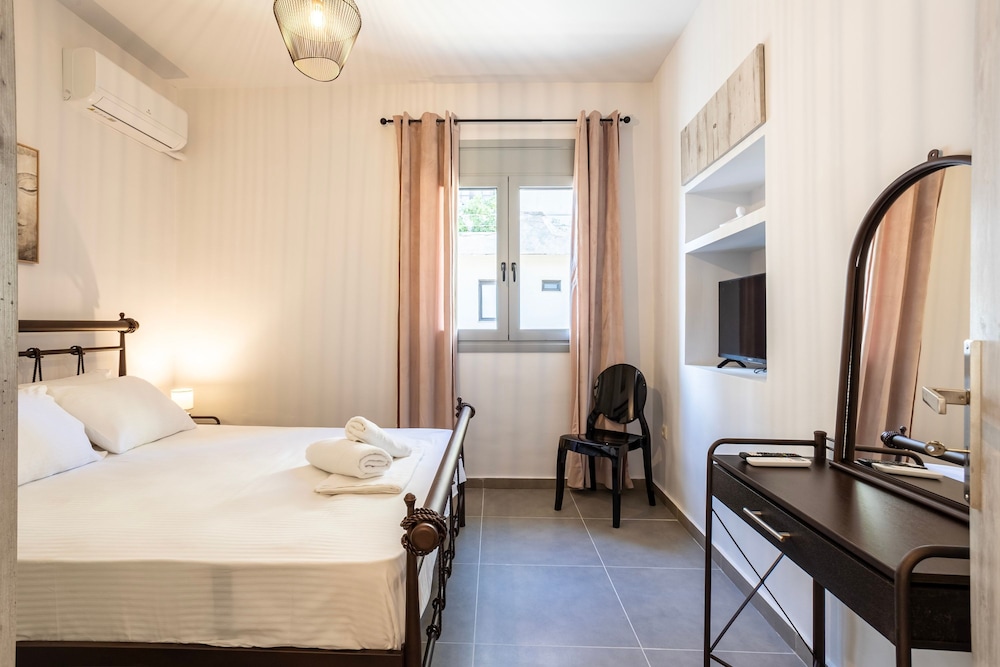 Filiatra Charming Urban Escape Your Cozy Retreat