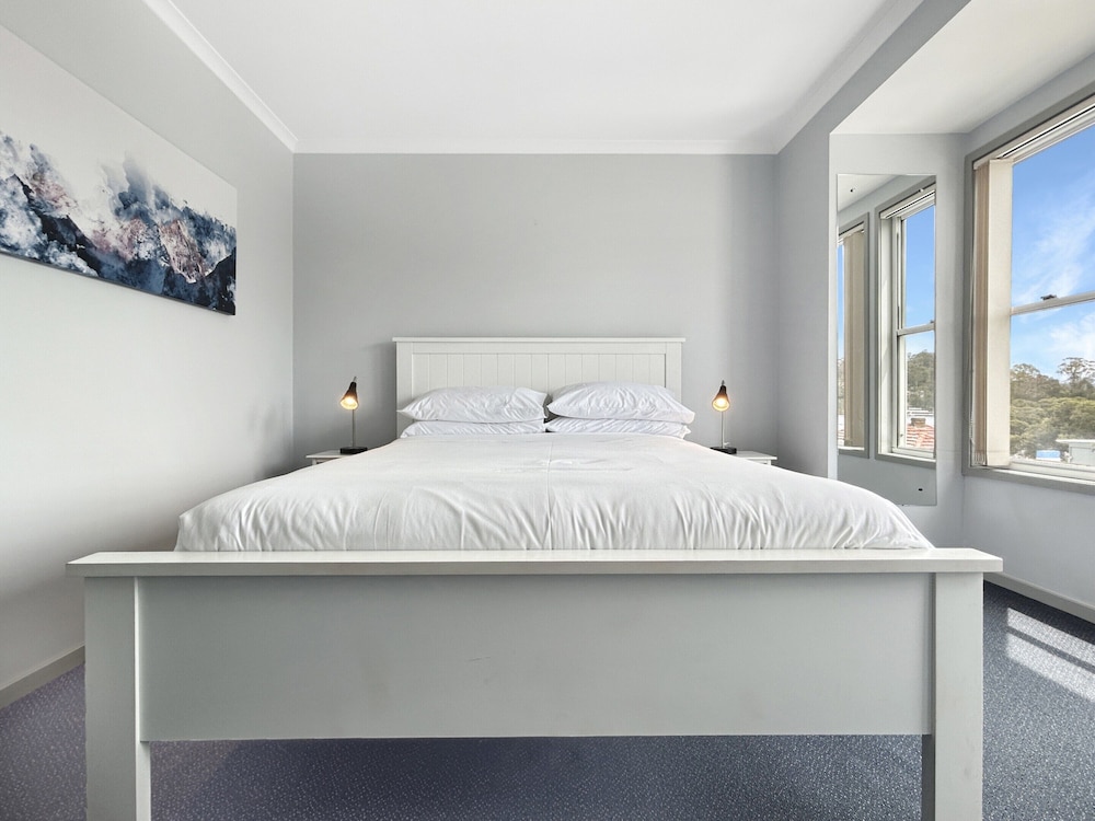 3-bed With Alfresco Dining & Pool in Batemans Bay
