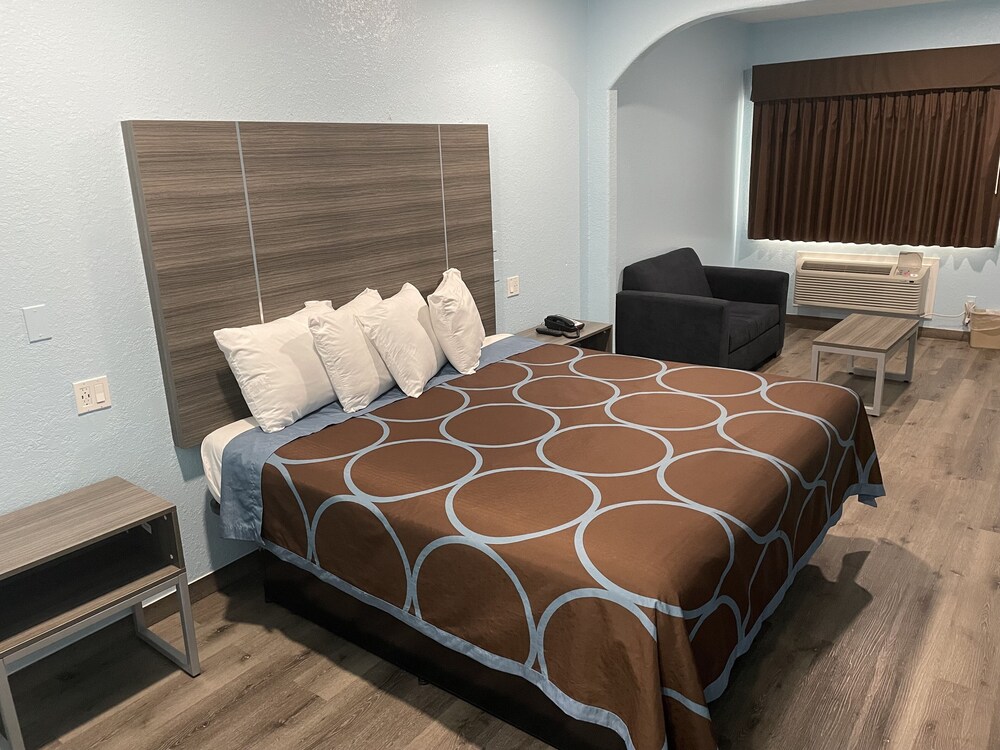Super Stay Inn and Suites - Property Image 5