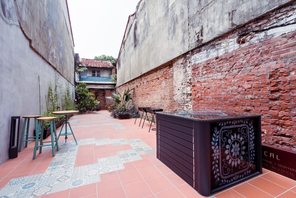 Local Backpacker Hostel
