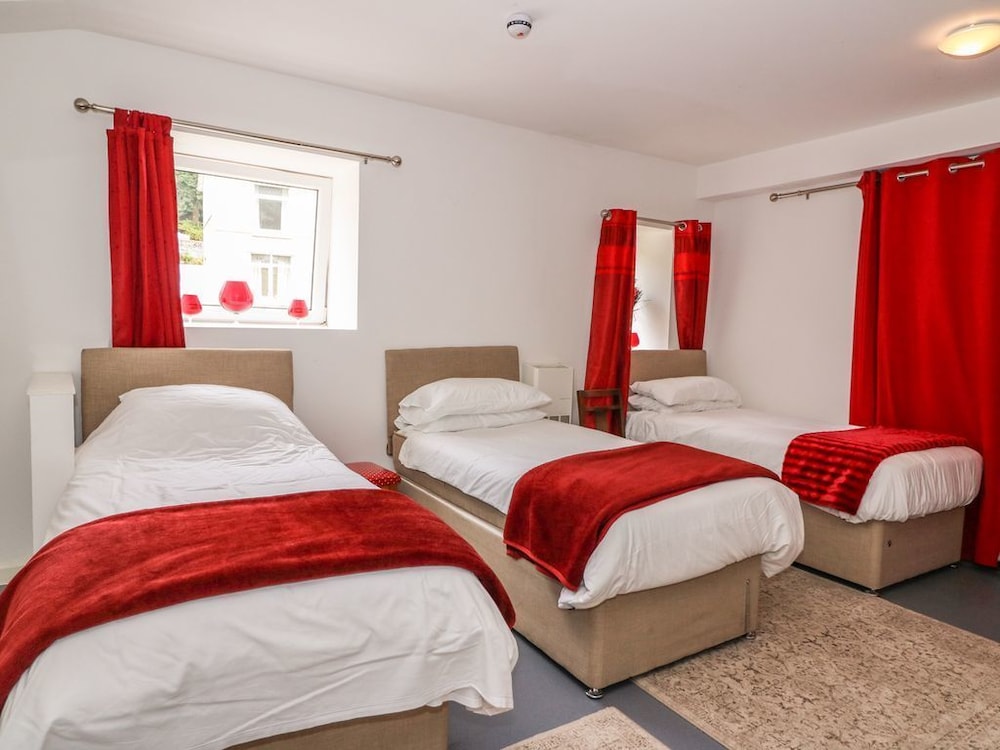 Swansea Vacations - Old Tredegar Arms - Property Image 22