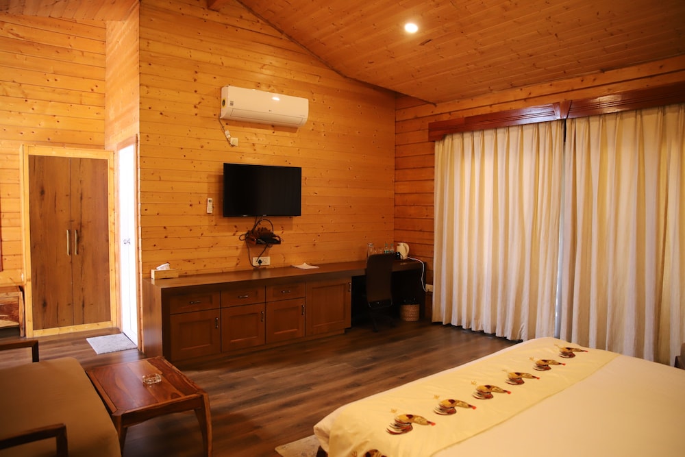 Rishat Sngi Orchid Resort, Shillong