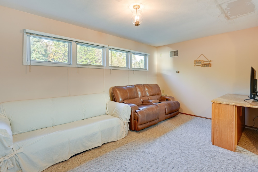 Orlando Vacations - Northern Michigan Vacation Rental on Crooked Lake! - Property Image 18
