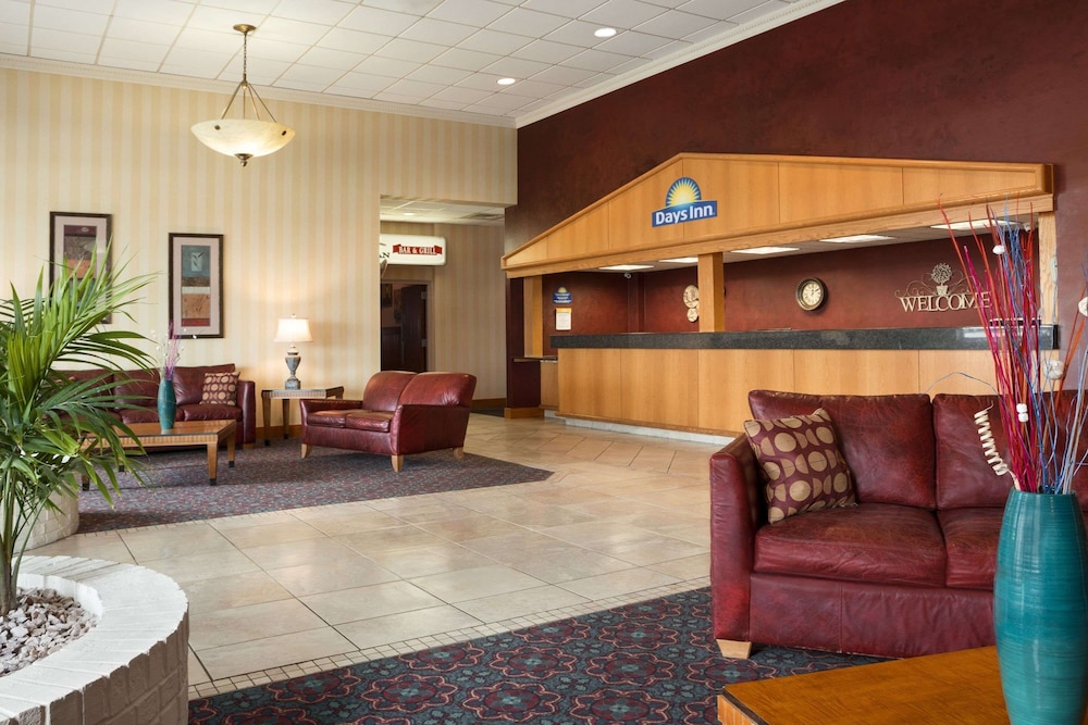 Lobby & Reception