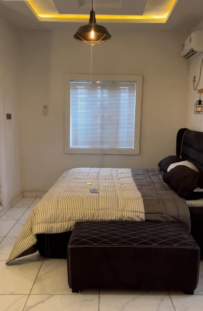 Apartment 15 view 4