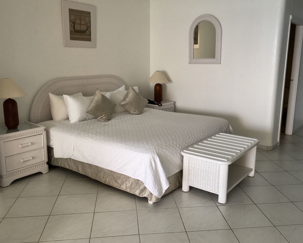Sapphire Beach Club Resort view 5