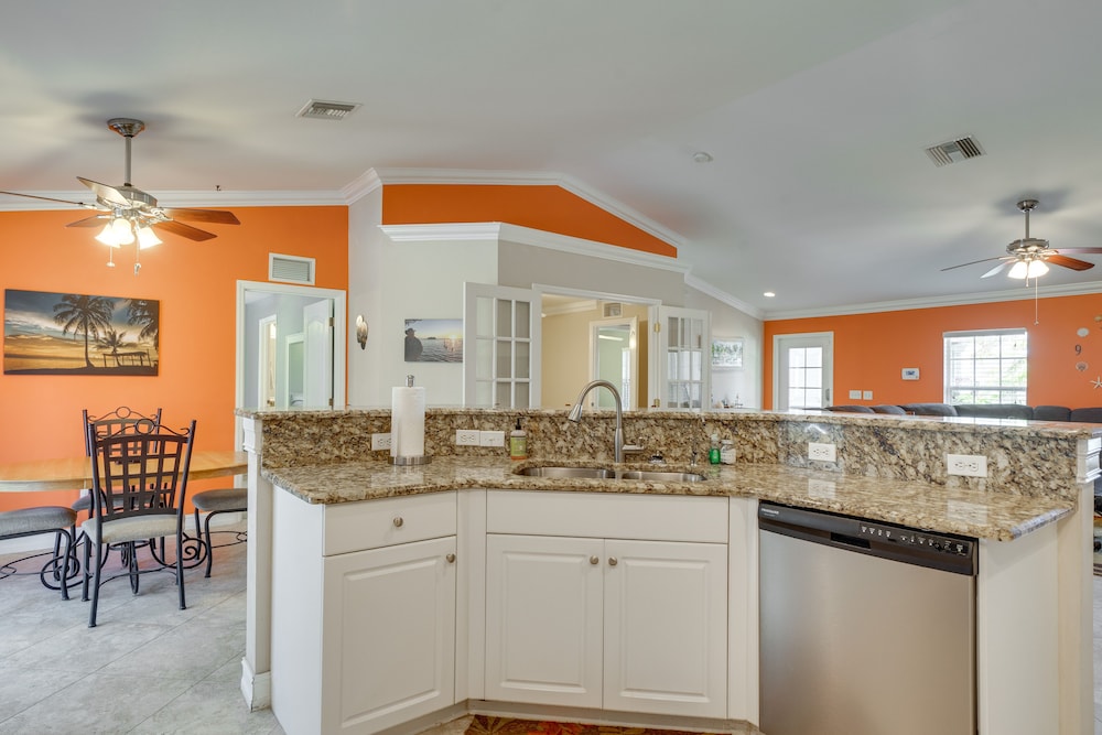 Family-friendly Home 10 Mi to Dtwn Cape Coral - Property Image 25