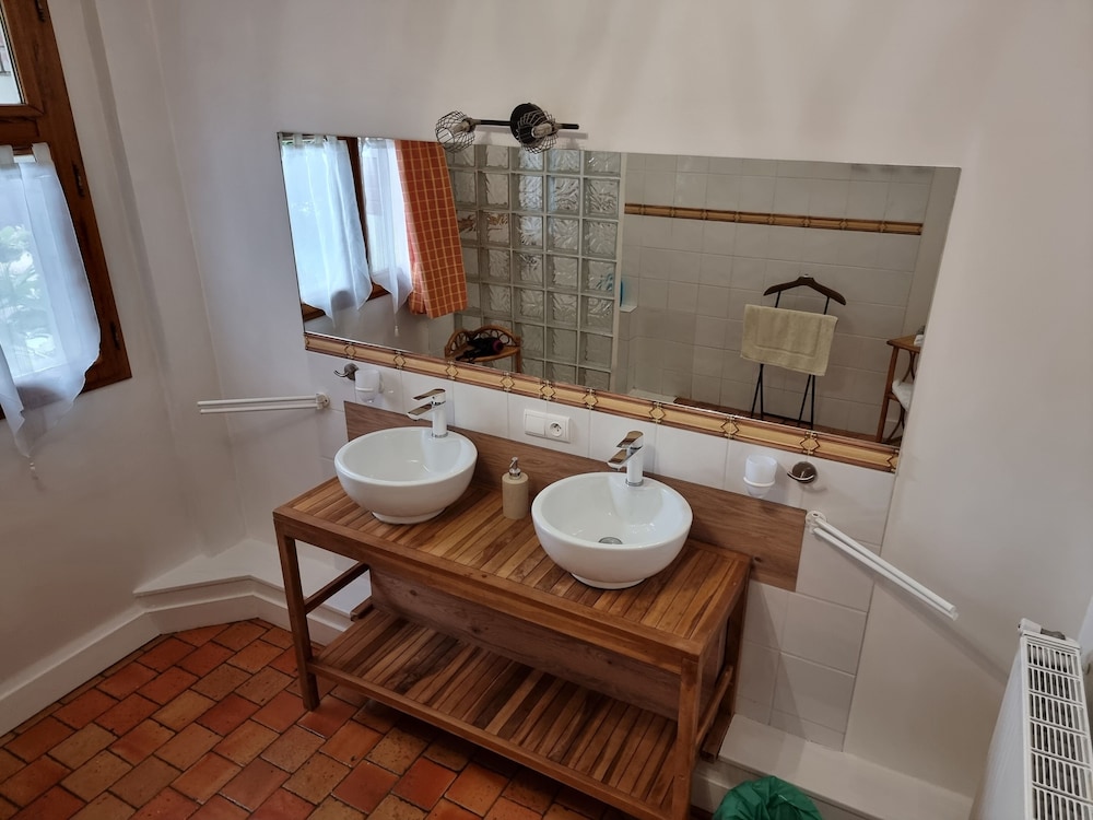 Photo 35