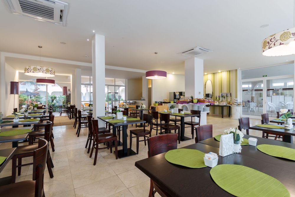 Sal Vacations - Hotel Pontao - Property Image 7