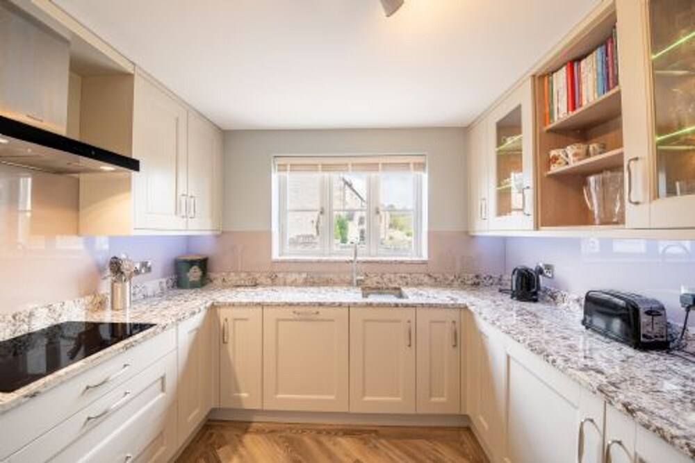 Host Stay Sparrow Cottage