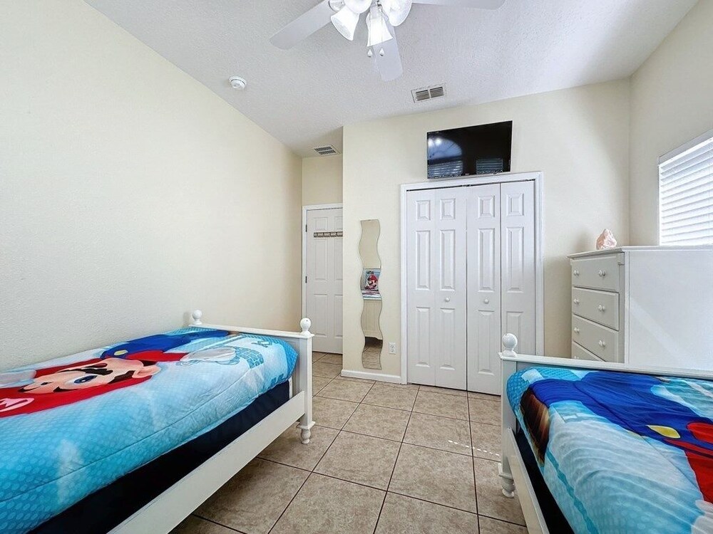 Walk To Silver Spurs Rodeo And Heritage Park 4 Bedroom Home