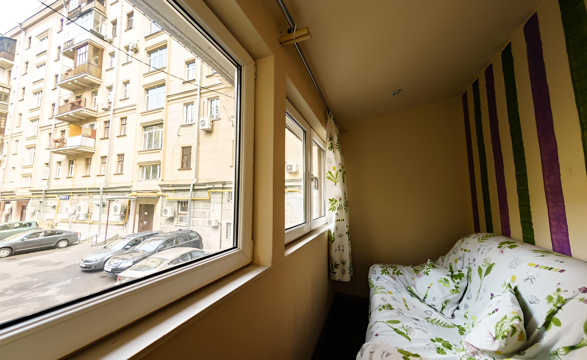 Croissant Bakery and Hotel