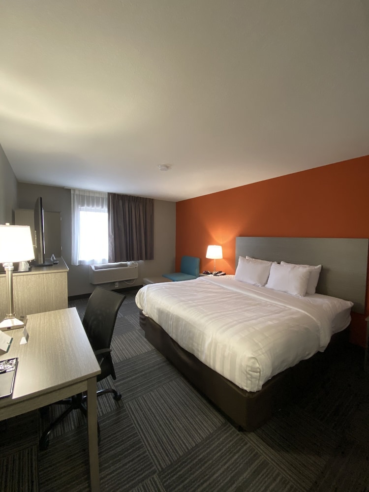Quality Inn & Suites Hammond Near I-8090