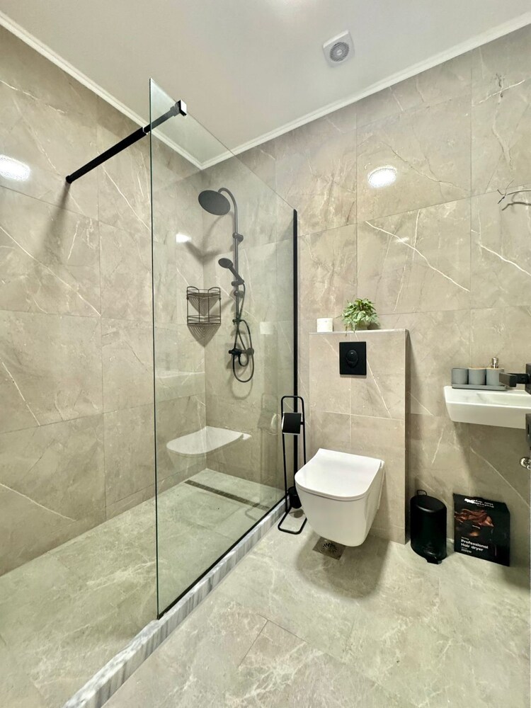Sunny Bay Apartments