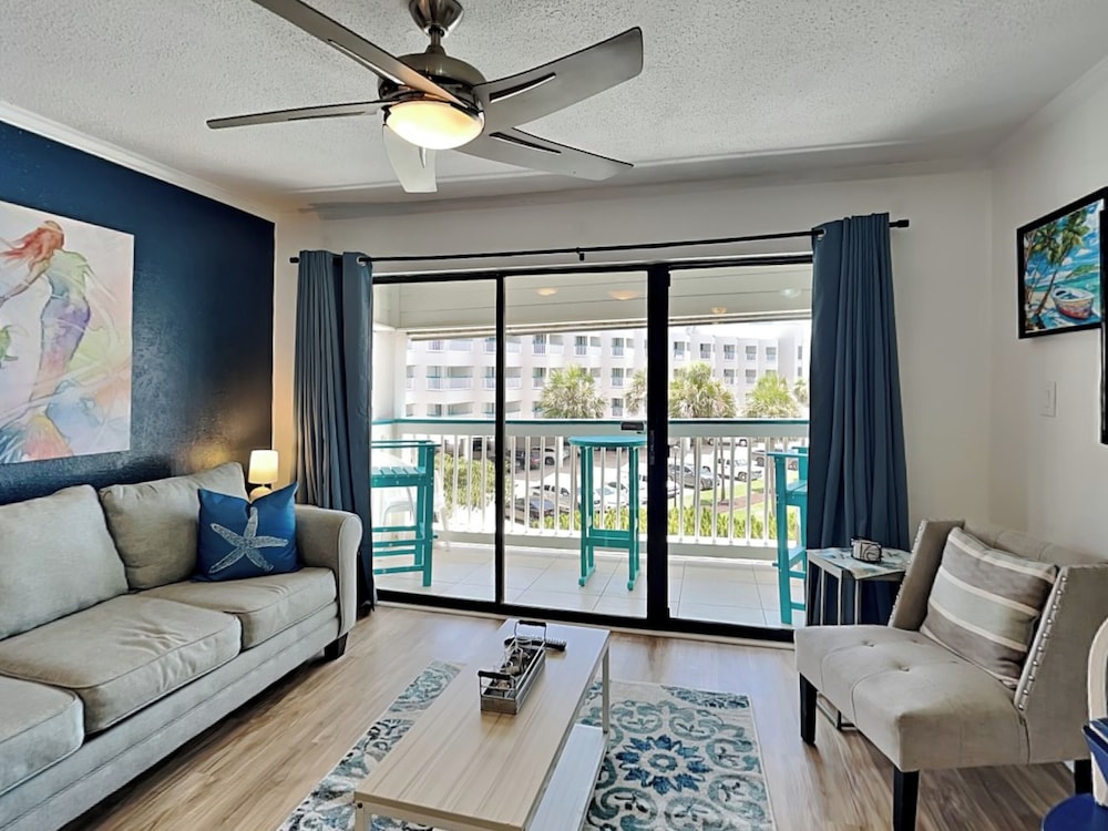 Daybreak at the Beach by Ryson Vacation Rentals