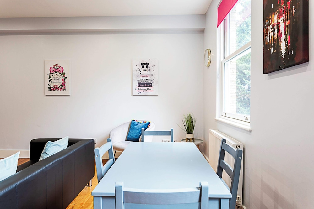 Modern Clapham Apartment