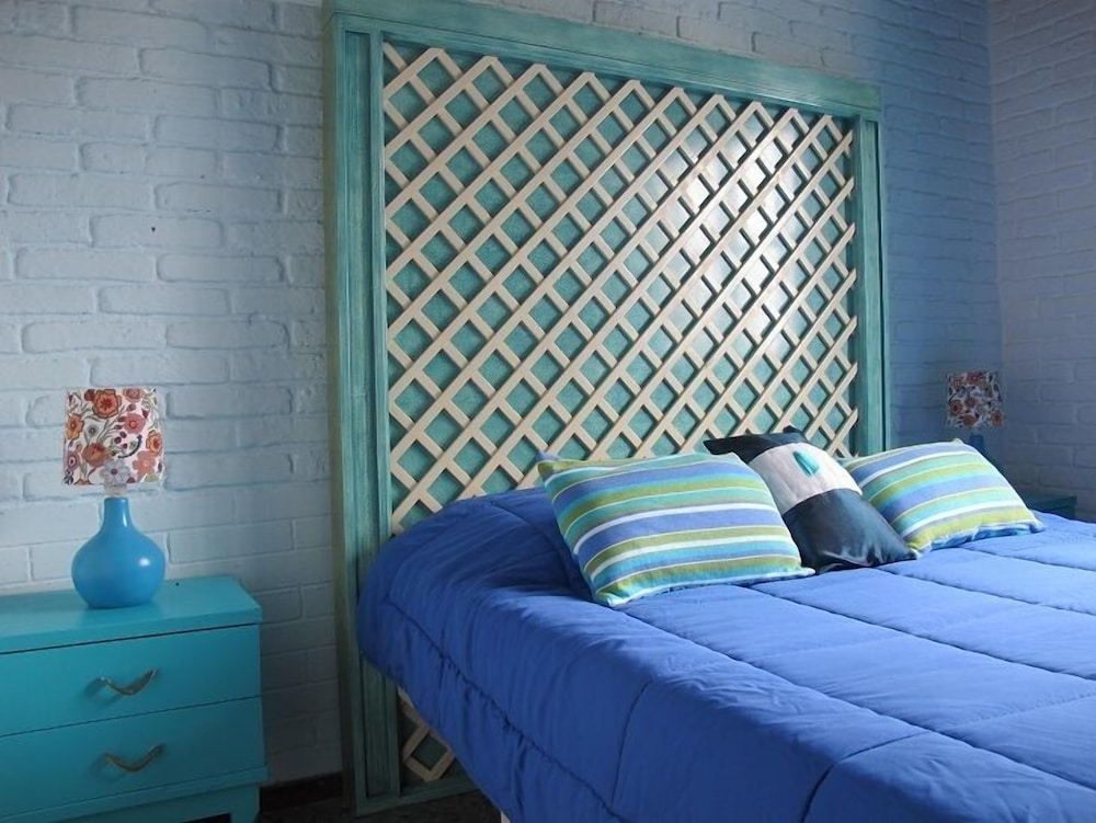 Pastora Suites & Hostel