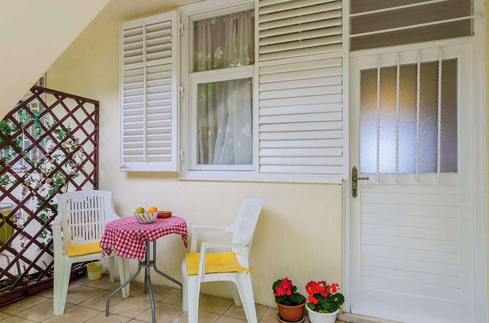 Apartment Petrana