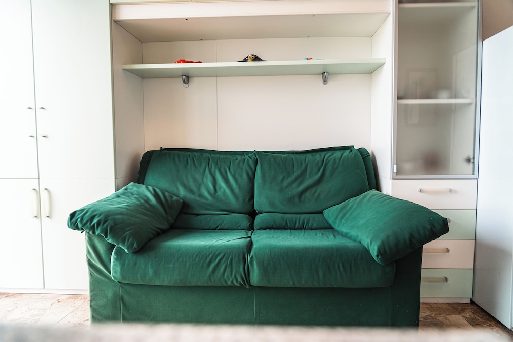 Side sea View Flat for 6 Guests Near Bibione Beach