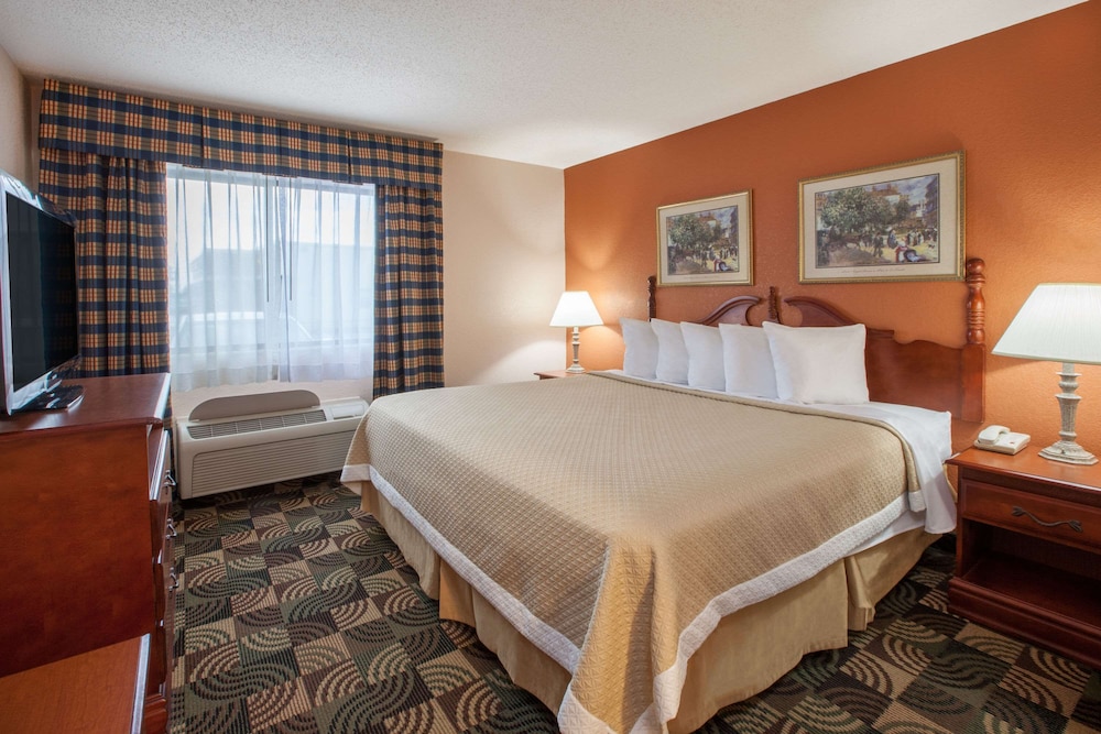 Days Inn by Wyndham Hillsdale - Property Image 17