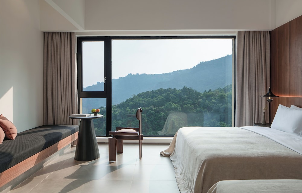 Miyue Shenzhen Tianlu Secret Wild Wizard Holiday Hotel