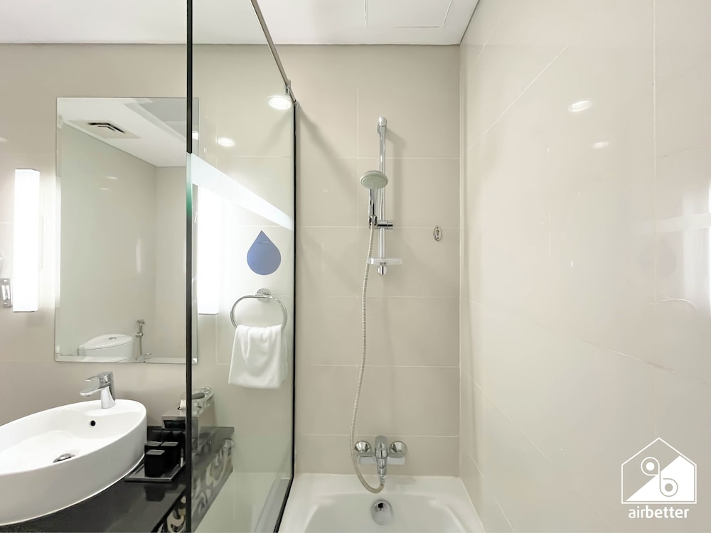 Elegant 2-bed Retreat Stunning Downtown Views