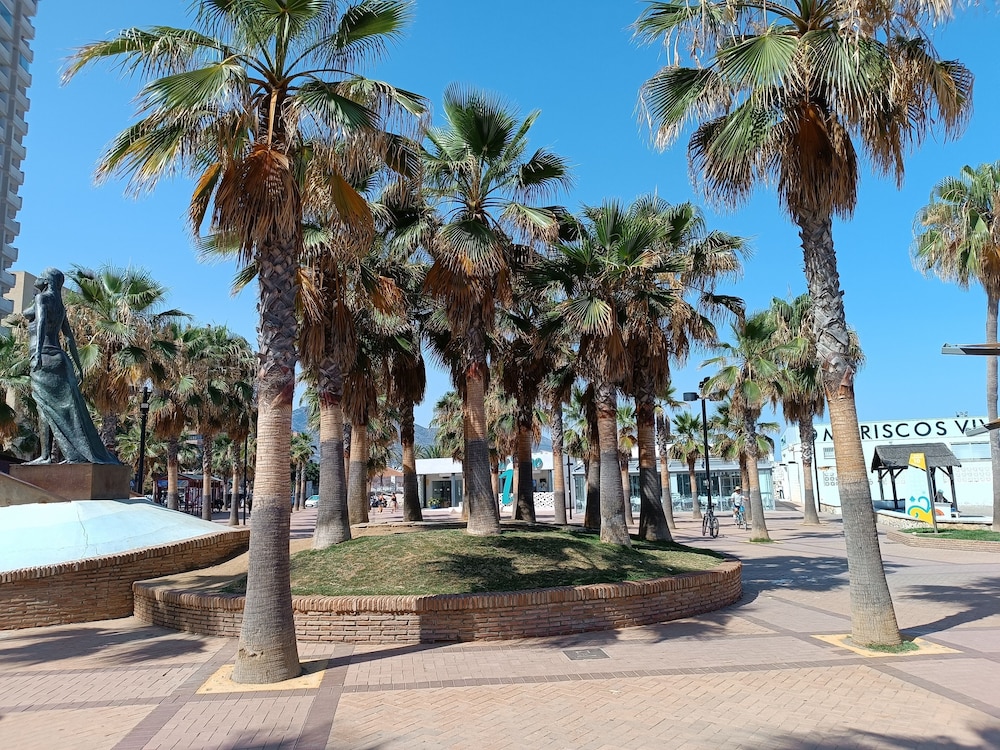 Amazing & Renovated 2-bedroom Flat in Fuengirola