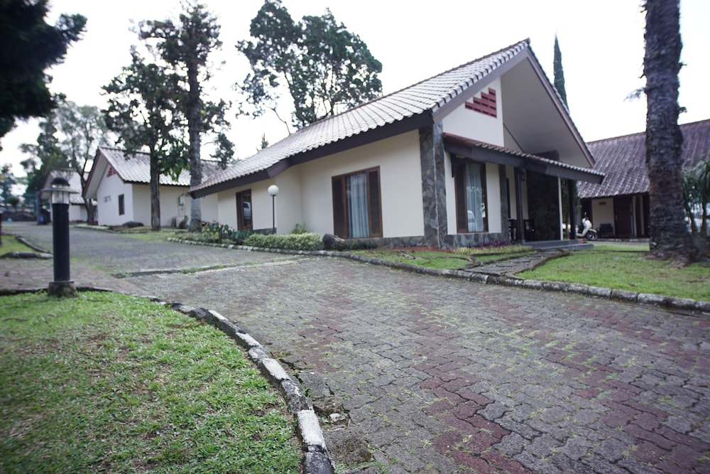 Sangga Buana Villa