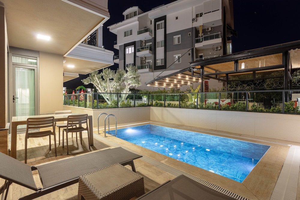 Loovox Suites