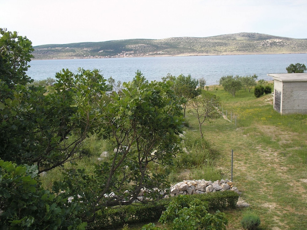 Mari - 30m From the sea - A2